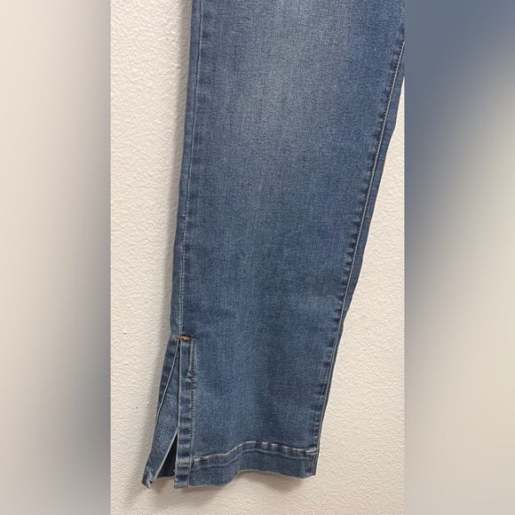 NWT Terra & Sky High Rise Side Slit Bootcut Jeans size 18 Color Light Wash - Picture 3 of 6